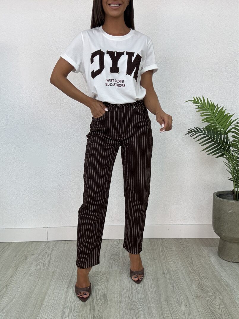 JEANS MOM FIT RAYAS MARRON