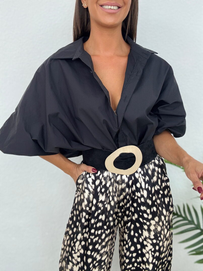 CAMISA ABULLONADA NEGRA
